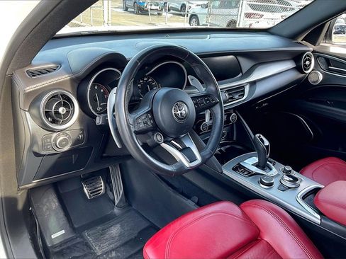 Used 2022 Alfa Romeo Stelvio Veloce image 13