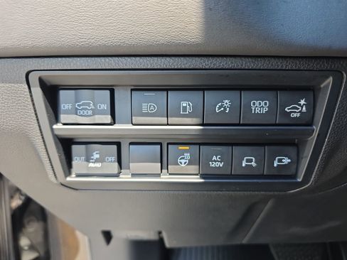 Used 2023 Toyota Sequoia Platinum AWD/4WD image 27