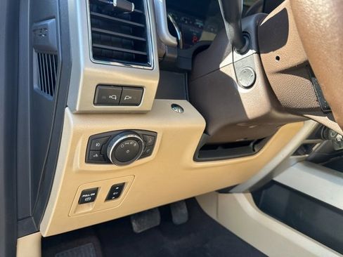 Certified 2018 Ford F150 Lariat w/ Equipment Group 502A Luxury image 37