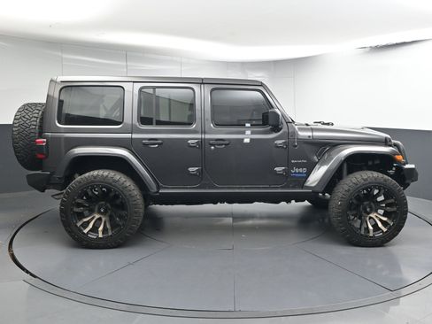 Used 2021 Jeep Wrangler Unlimited Sahara image 9