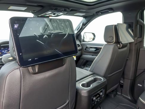 New 2026 Chevrolet Suburban Premier image 21