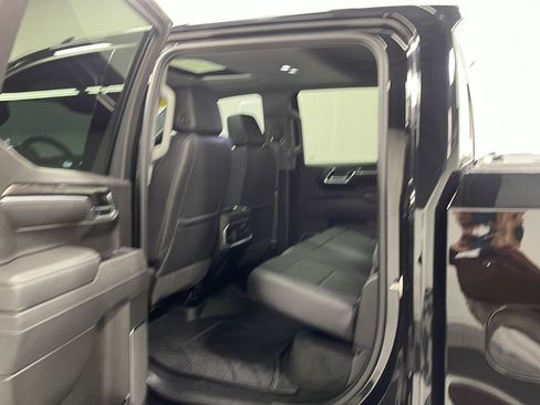 Used 2025 Chevrolet Silverado 1500 LTZ w/ LTZ Premium Package AWD/4WD image 16
