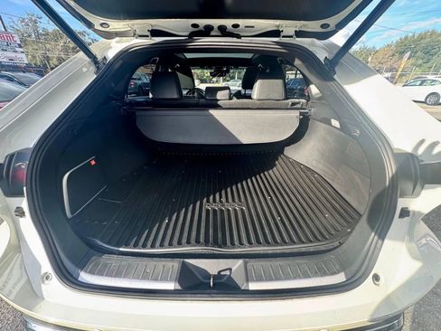 Used 2021 Toyota Venza Limited w/ Advanced Technology Package image 19