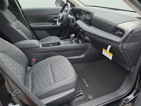 New 2026 Nissan Kicks SV w/ SV Premium Package FWD image 33