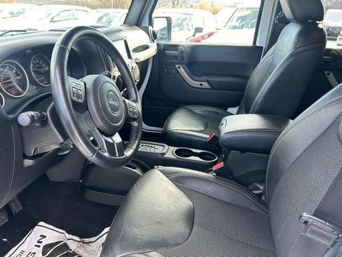 Used 2016 Jeep Wrangler Unlimited Sahara AWD/4WD image 4