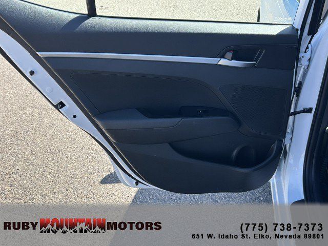 Used 2019 Hyundai Elantra SE w/ Cargo Package FWD image 17