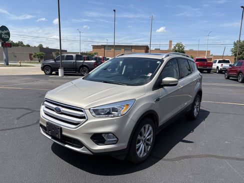 Used 2018 Ford Escape Titanium AWD/4WD image 4