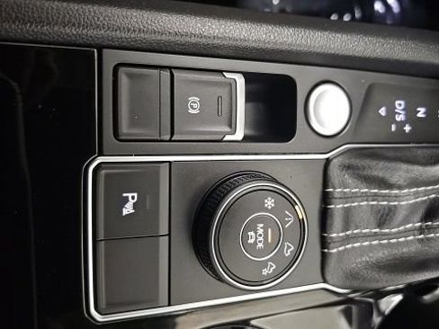 Used 2023 Volkswagen Atlas SE AWD/4WD image 23