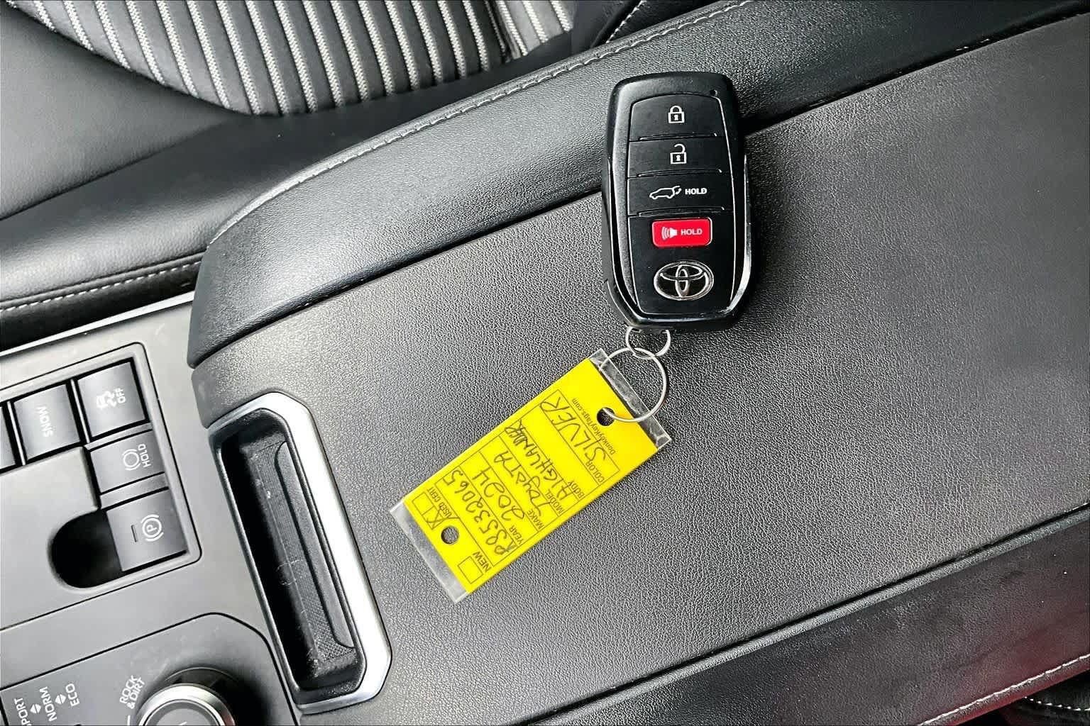 Used 2024 Toyota Highlander XSE AWD/4WD image 15