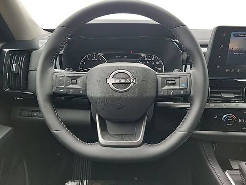New 2026 Nissan Pathfinder SV w/ SV Premium Package AWD/4WD image 13