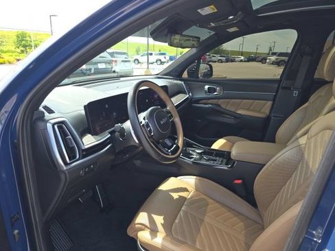 Used 2024 Kia Sorento SX Prestige w/ Olive Brown Leather Package AWD/4WD image 10