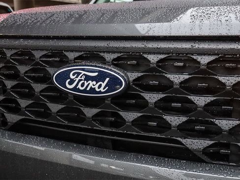 New 2025 Ford Maverick XL image 5