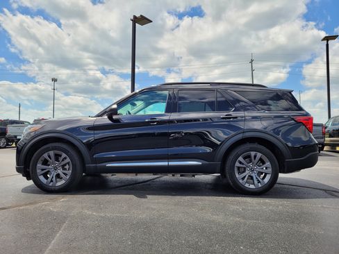 Certified 2025 Ford Explorer Active w/ Active Comfort Package AWD/4WD image 7