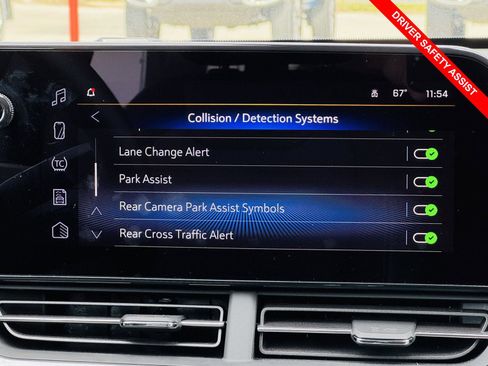 Used 2025 Chevrolet Trax LT w/ Driver Confidence Package image 7