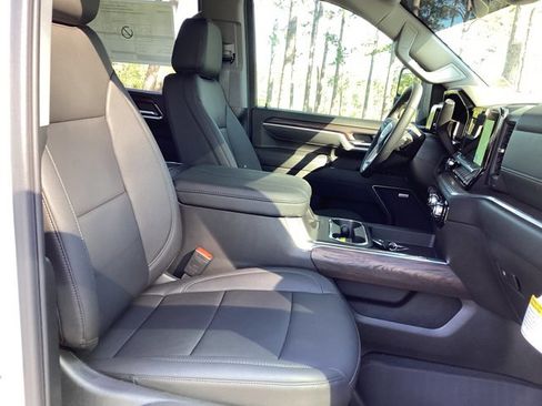 New 2025 GMC Sierra 2500 SLT w/ SLT Premium Package image 25