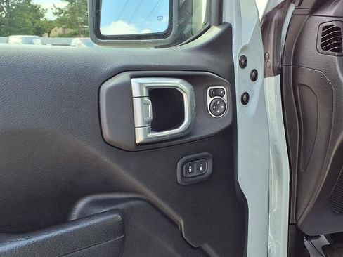 Used 2023 Jeep Gladiator Sport AWD/4WD image 4