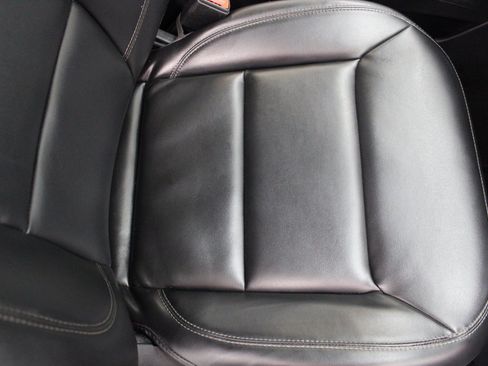 Used 2021 Ford Explorer XLT w/ Equipment Group 202A image 31