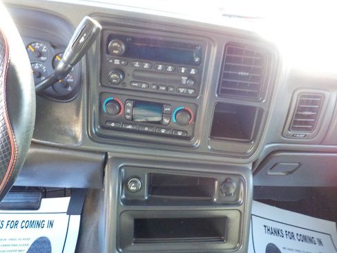 Used 2006 Chevrolet Silverado 1500 LT w/ Light Duty Power Package image 19