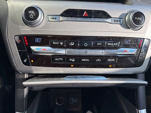 Used 2021 Ford Explorer XLT w/ XLT Sport Appearance Package image 17