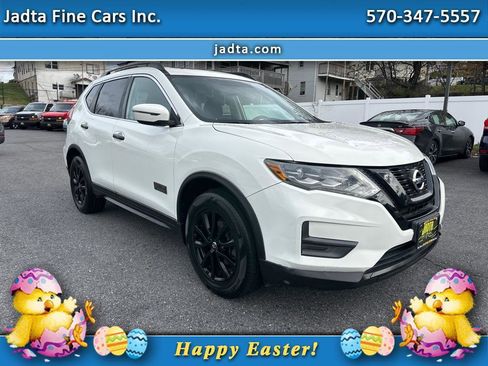 Used 2017 Nissan Rogue SV image 1