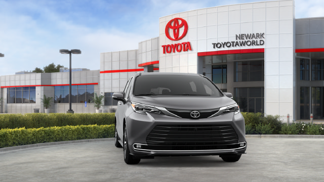 New 2026 Toyota Sienna Limited AWD/4WD image 4