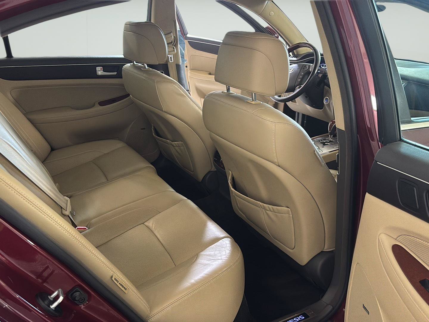 Used 2012 Hyundai Genesis 4.6 RWD image 17