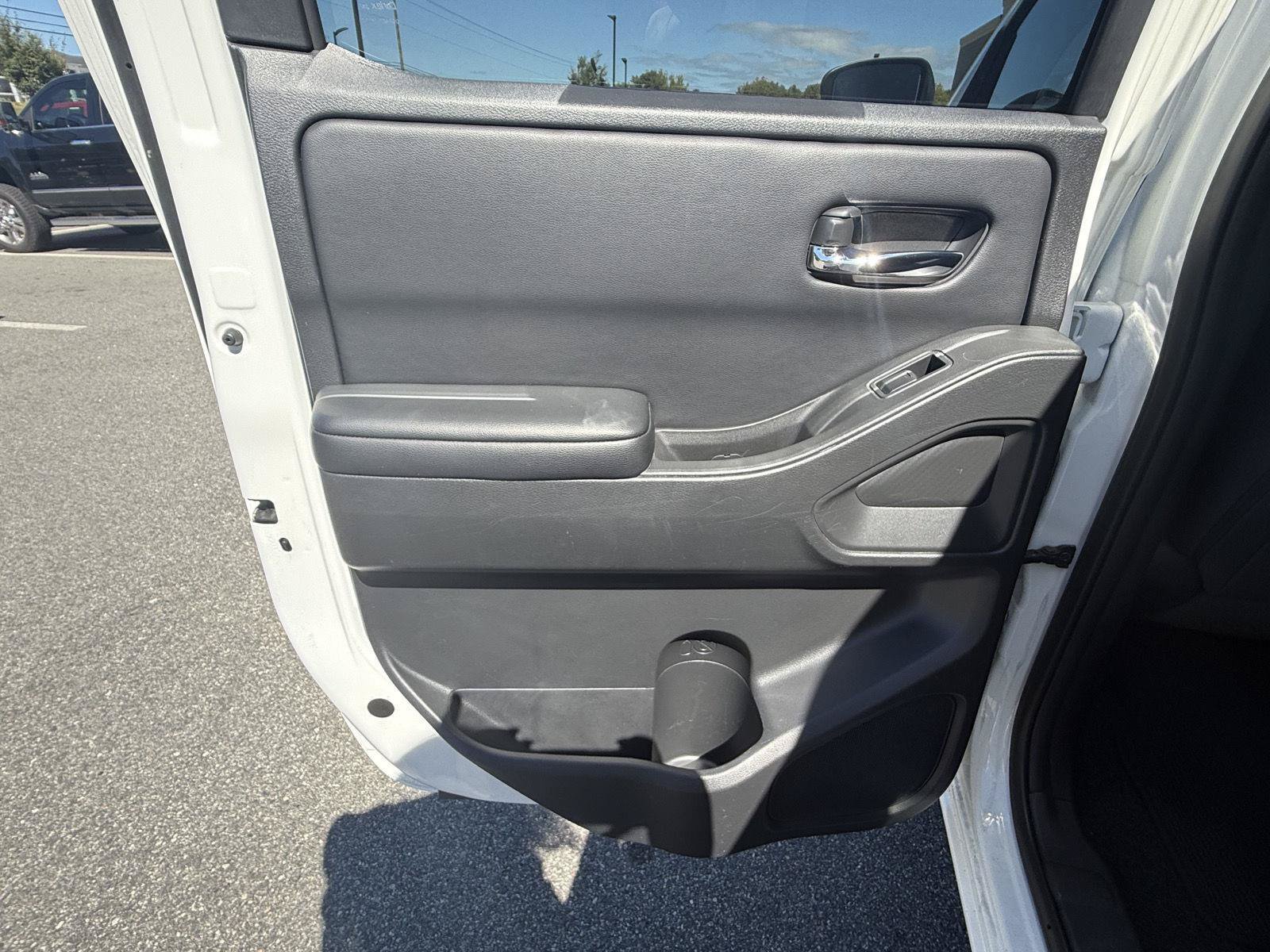 Used 2025 Nissan Frontier SV AWD/4WD image 20