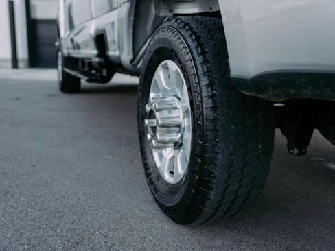 Used 2024 Ford F350 XLT image 9