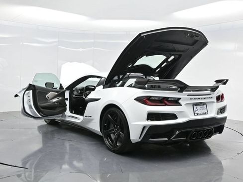 New 2025 Chevrolet Corvette Z06 w/ Z07 Performance Package RWD image 37