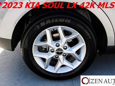 Used 2023 Kia Soul LX w/ Option Group 015 image 44