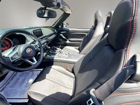 Used 2019 FIAT 124 Spider Abarth w/ Convenience Group RWD image 9