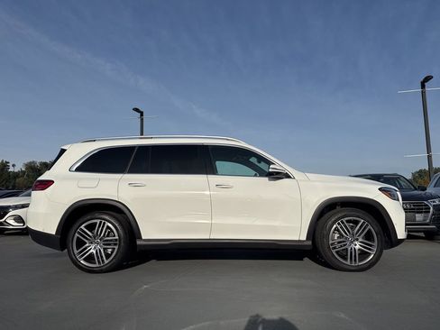 Used 2025 Mercedes-Benz GLS 450 4MATIC image 4