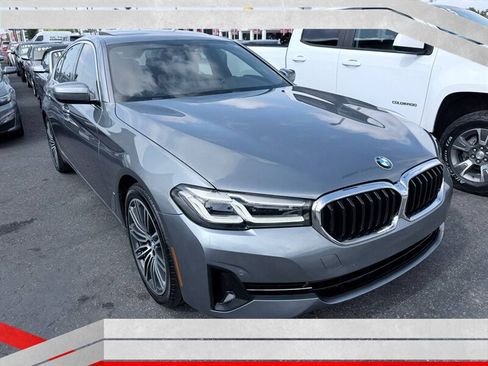 Used 2021 BMW 530i w/ Convenience Package RWD image 3