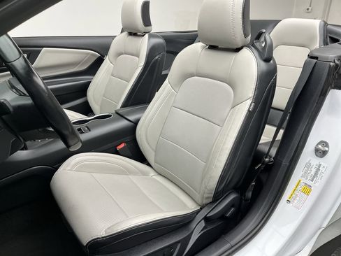 Used 2024 Ford Mustang Premium image 9