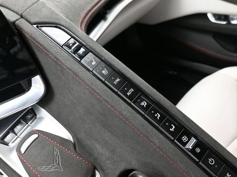 Used 2023 Chevrolet Corvette Stingray Premium Conv w/ Z51 Performance Package RWD image 22