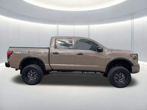 Used 2021 Nissan Titan PRO-4X w/ Pro-4x Convenience Package AWD/4WD image 5