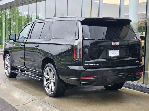 New 2026 Cadillac Escalade ESV Platinum Sport AWD/4WD image 3