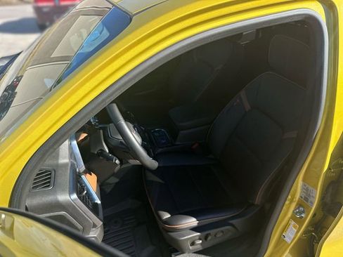 Used 2023 GMC Canyon AT4 w/ AT4 Premium Package image 12