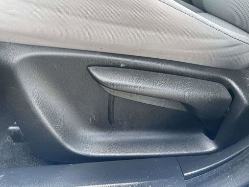 Used 2019 Toyota Yaris L FWD image 17