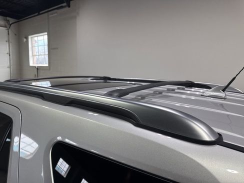 Used 2018 Ford Explorer Platinum image 16