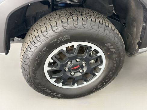 Used 2025 Toyota Tacoma TRD Off-Road image 11