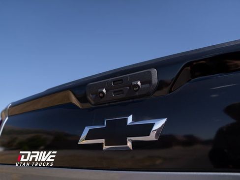 Used 2024 Chevrolet Silverado 1500 ZR2 w/ Technology Package image 17