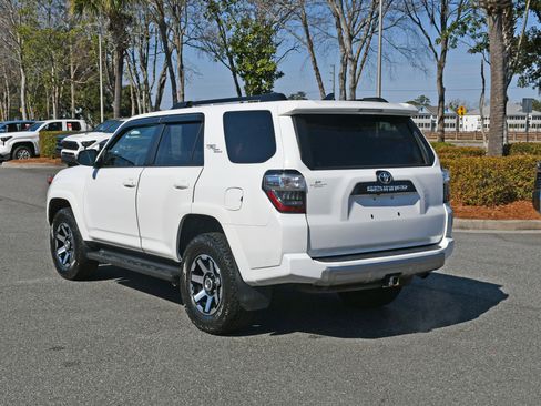 Certified 2022 Toyota 4Runner TRD Off-Road Premium image 3