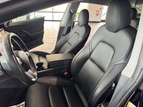Used 2018 Tesla Model 3 Long Range RWD image 10