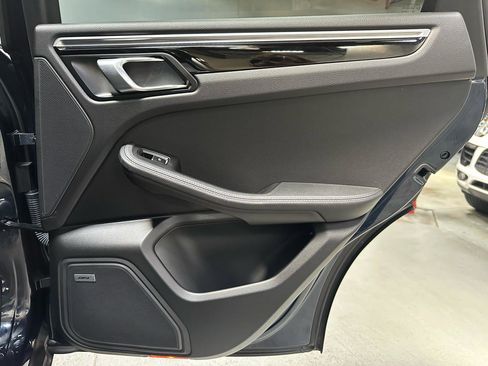 Used 2020 Porsche Macan image 10