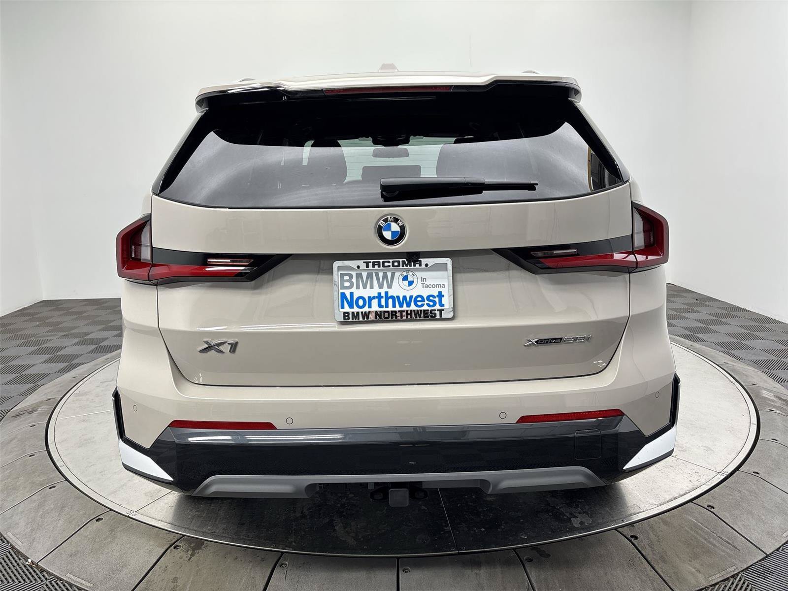 Used 2026 BMW X1 xDrive28i w/ Technology Package AWD/4WD image 15