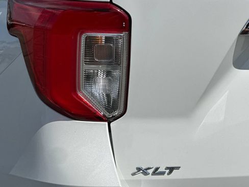 Certified 2024 Ford Explorer XLT RWD image 26