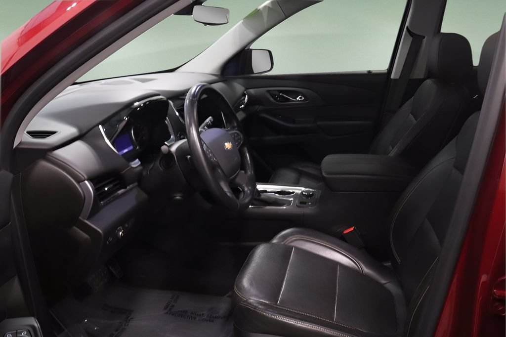 Used 2021 Chevrolet Traverse Premier FWD image 9