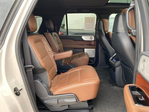 Used 2024 Lincoln Navigator L Reserve AWD/4WD image 19