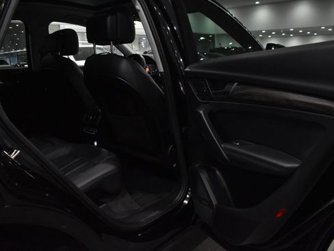 Used 2020 Audi Q5 e Premium Plus w/ Premium Plus Package image 29